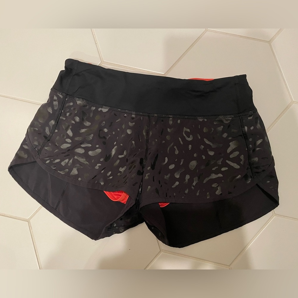 lulu size 6 2.5 in black cheetah